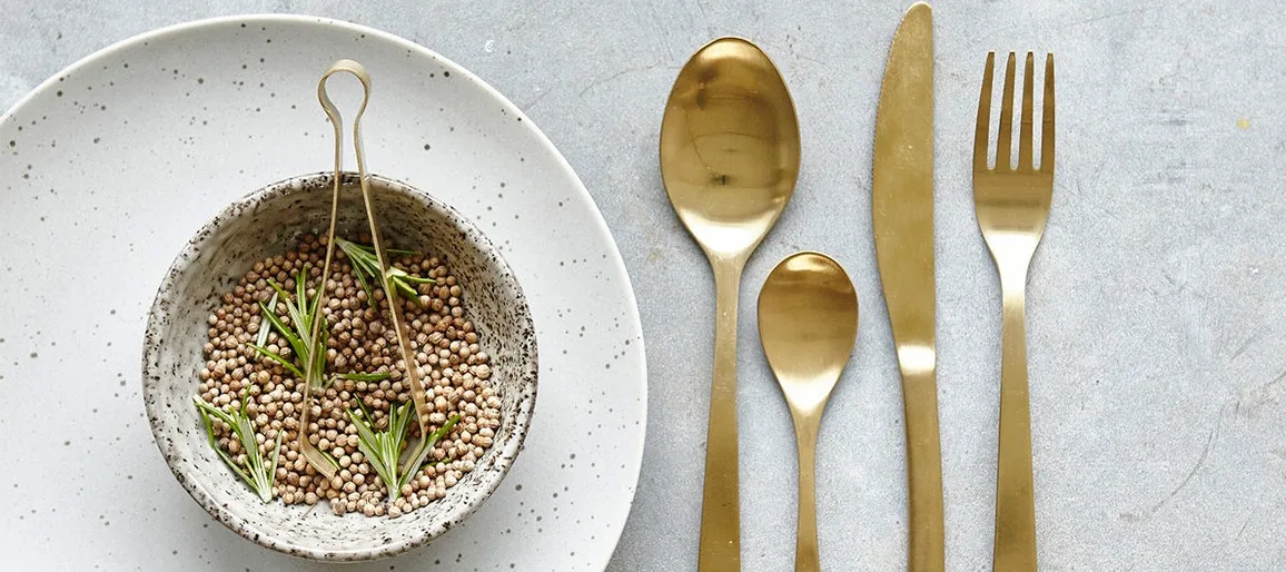 Dukat med Golden guldbestick från House Doctor