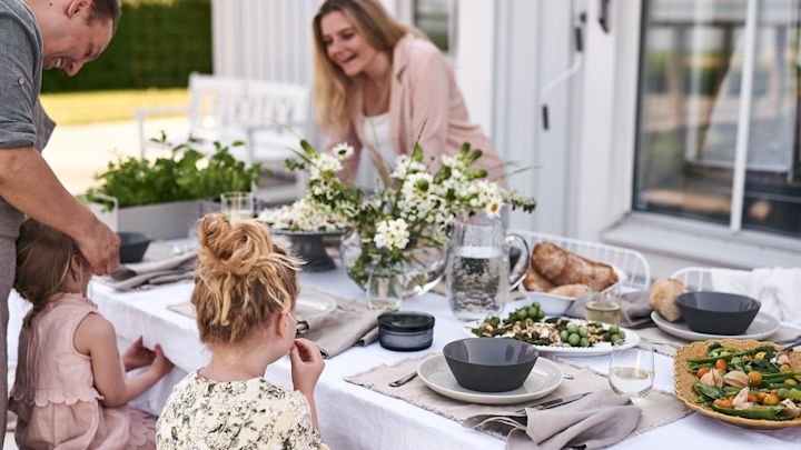 En sval sommardukning för en mysig sommarlunch med familjen. 