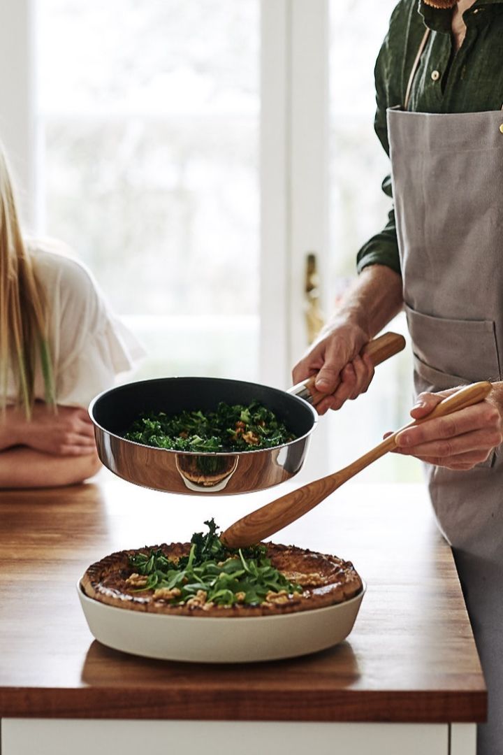 Middagen tillagades i stekpannan Nordic Kitchen från Eva Solo – en smidig non-stickstekpanna. 