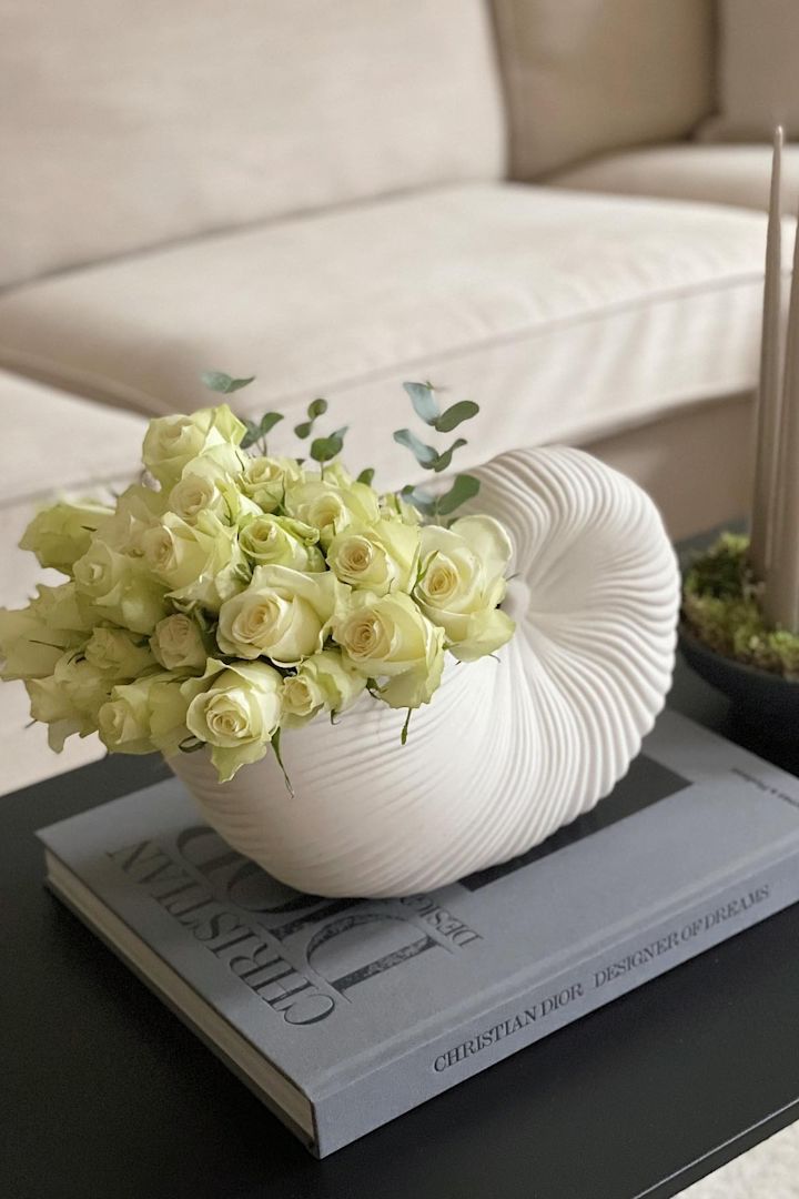 ferm LIVING shell pot är perfekt att ge bort som bröllopsdag-present till par som firar 30 årig bröllopsdag och pärlbröllop tillsammans. Foto: @muezihome