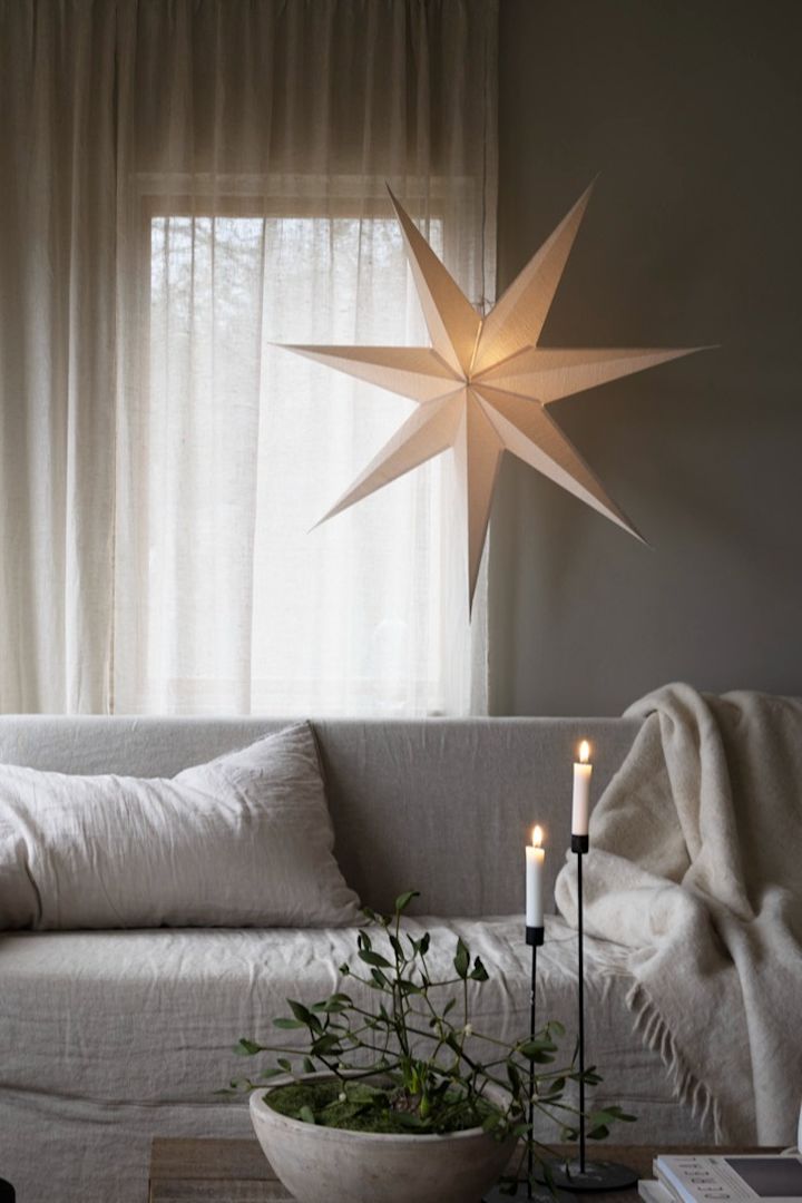 Enkel, vacker och vit adventsstjärna 2023 från Watt & Veke.