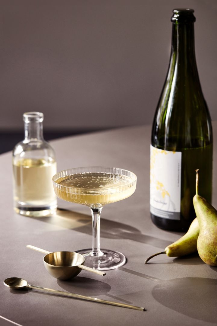 Ripple champagneglas från Ferm Living är en trendig variant på det klassiska Coupe-glaset. 