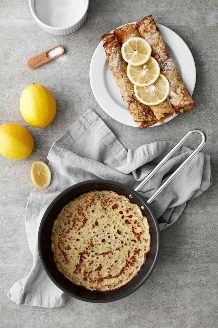 Här kan du se perfekt stekta pannkakor i Eva Trio Stainless Steel-pannan från Eva Solo.