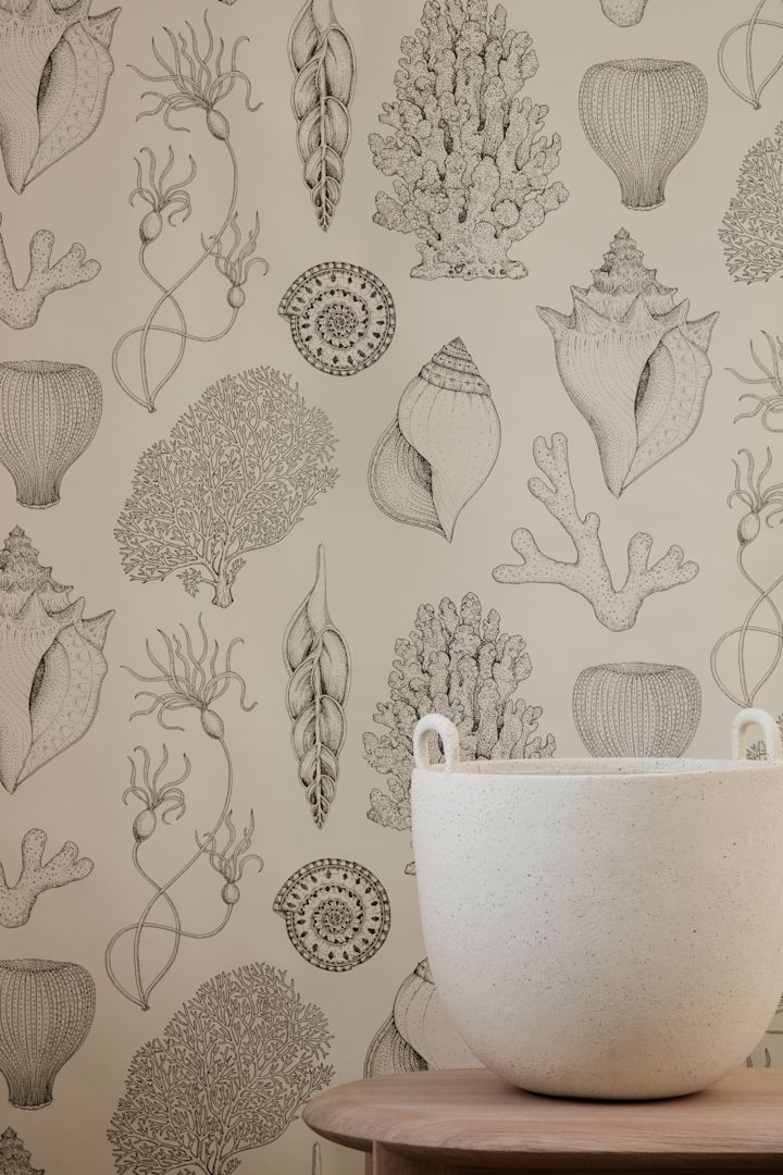 Färdig tapet från Ferm Living som pryder ett hem att älska.