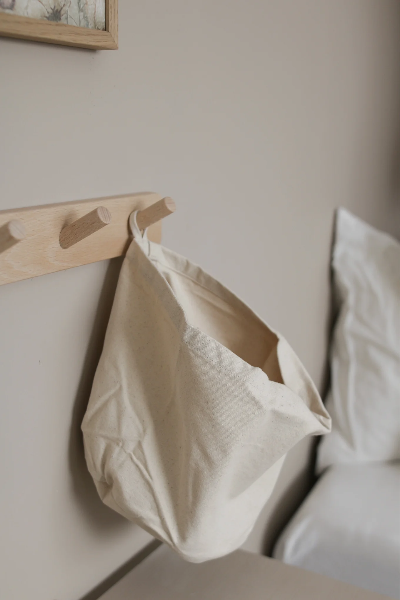 Inreda barnrum - inspiration hemma hos influencern @joanna.avento där hon inrett barnrummet med en fin och praktisk textilpåse från Kid´s Concept.