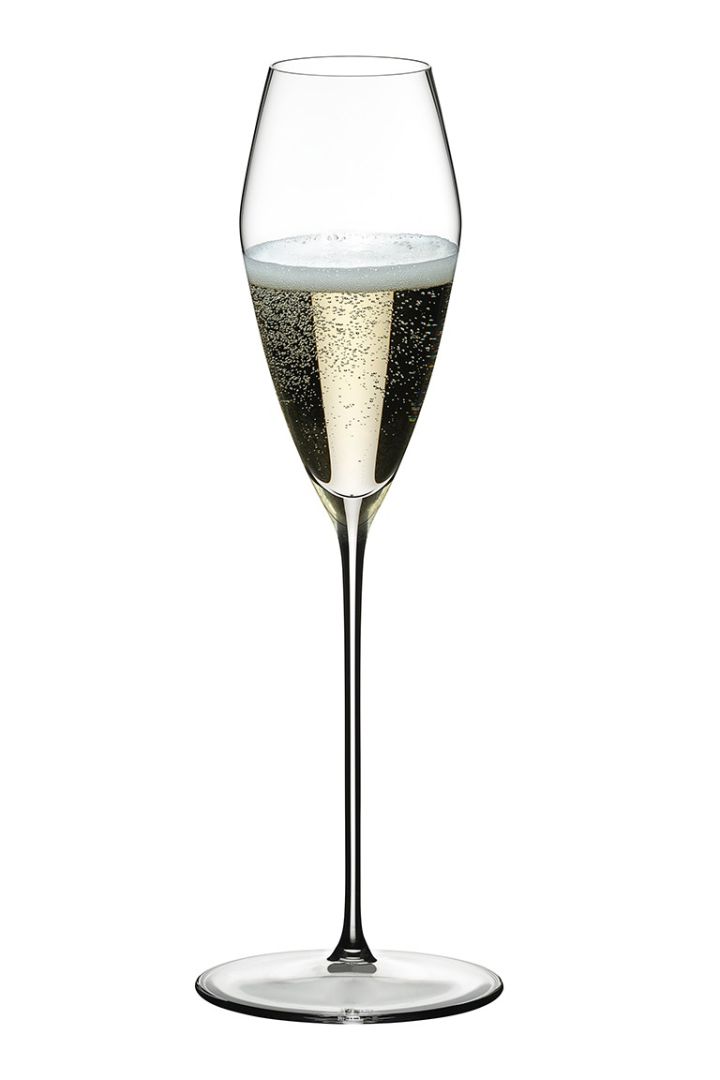 Riedel Max champagneglas har en tulpanformad kupa för torra drycker.