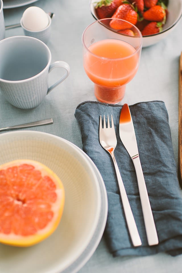 Fuga matbestick från Gense utgör dukningen på frukosten.