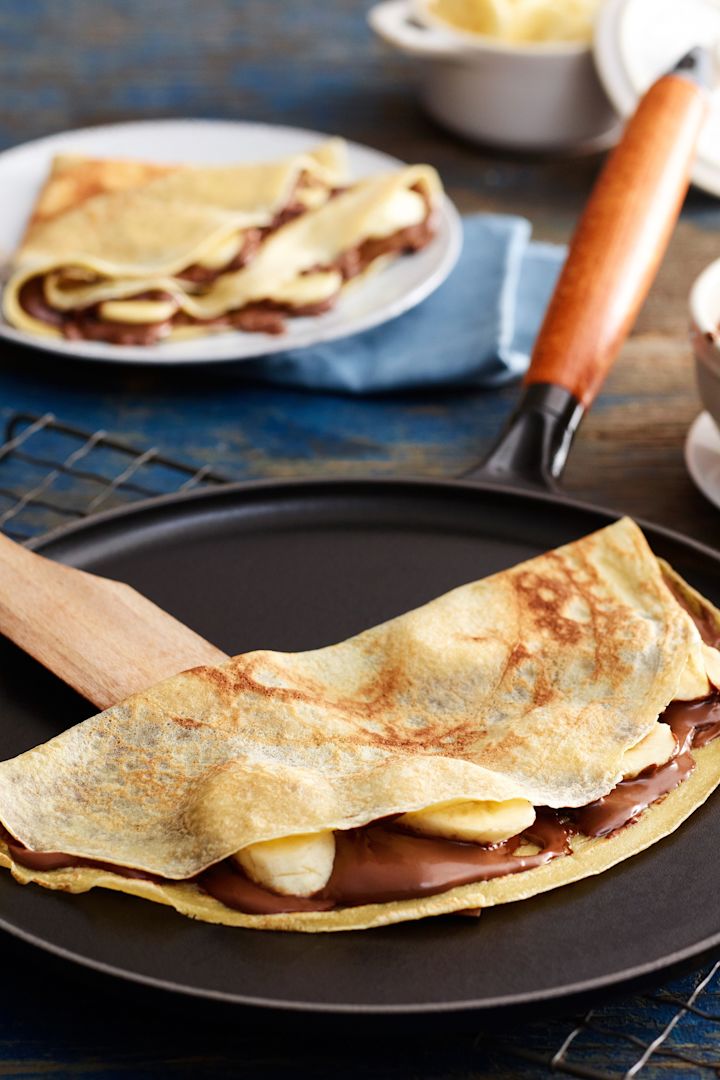 Vintagepannkakspannan från Staub är perfekt för att göra crêpes med bananer och choklad.